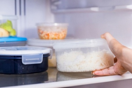 Sự thật ít biết về thói quen nhiều người mắc phải: Cất cơm trong tủ lạnh ăn dần