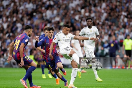 Real Madrid nguy cơ lớn trắng tay, vẫn còn 4 mục tiêu danh dự để "chữa thẹn"