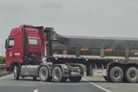 Tài xế xe ben bị phạt 35 triệu do quay đầu trên cao tốc TPHCM- Long Thành- Dầu Giây