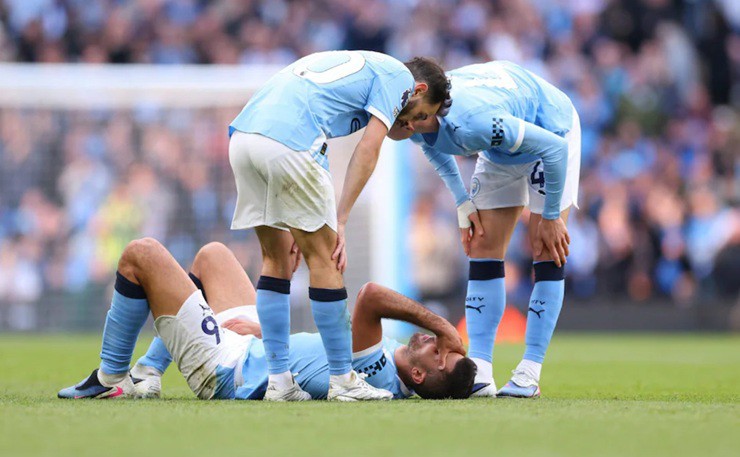 Rodri nhiều khả năng sẽ vắng mặt ở một số trận đấu quan trọng trong giai đoạn nước rút sau khi dính chấn thương háng