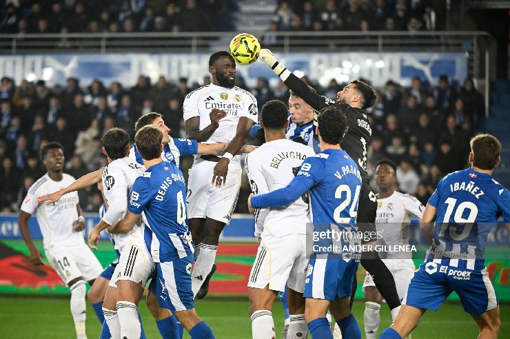 Real đang rất cần một chiến thắng để xốc lại tinh thần