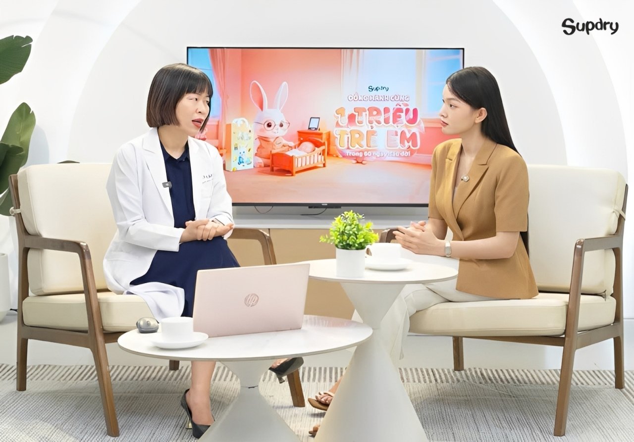 TS. BS Nguyễn Thị Ngọc Tú giải thích hệ thần kinh chưa hoàn thiện có thể khiến trẻ sơ sinh có giấc ngủ ngắn và dễ thức giấc.