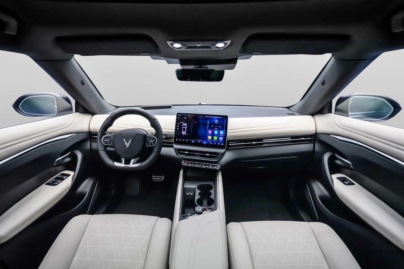 VinFast VF 7: SUV điện mạnh 349 mã lực, chạy gần 500 km/lần sạc - 5