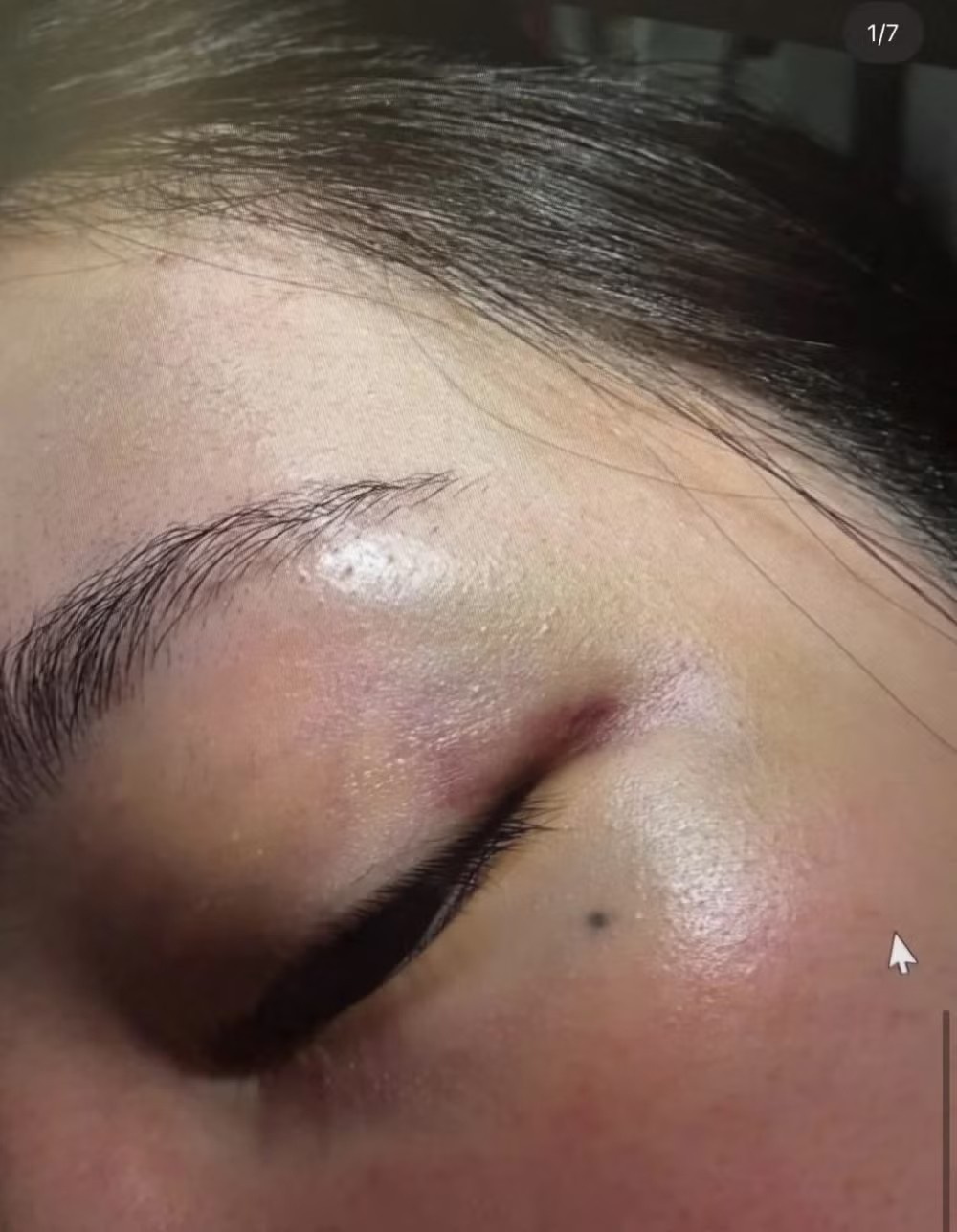 Một số ảnh chụp được cho là bằng chứng Kim hành hung vợ.