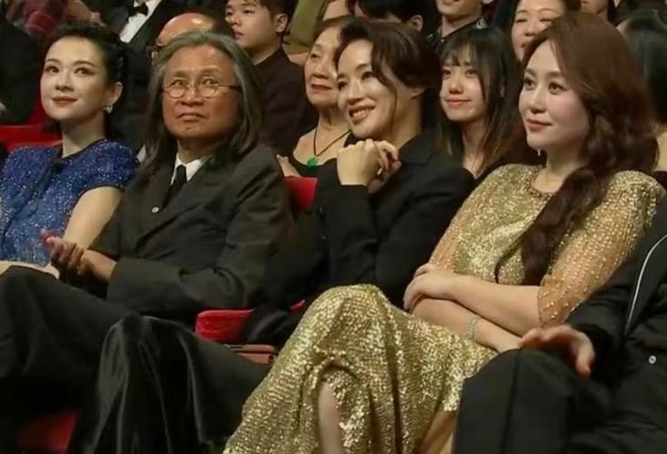 Để rồi sau đó cô phải ngậm ngùi nhìn đàn em giành chiến thắng.