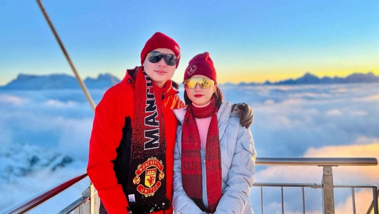 Bác sĩ Phạm Minh Trường và vợ. (Ảnh: NVCC)