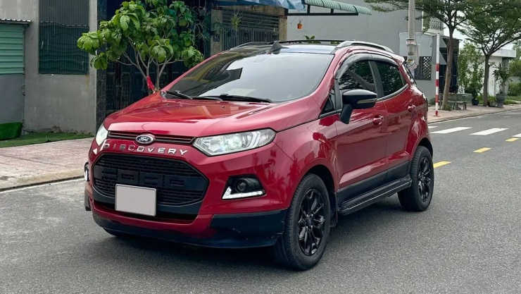 Những chiếc Ford EcoSport đời 2015 đang được bán với giá khoảng 300 triệu đồng. Ảnh: Phúc Việt