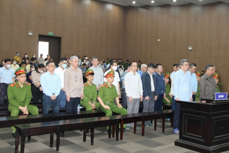 Các bị cáo tại phiên tòa sơ thẩm.