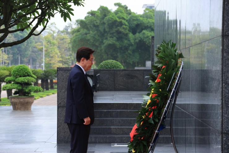 Việt Nam bắn đại bác chào đón Tổng thống Hàn Quốc Lee Jae Myung và phu nhân - 14