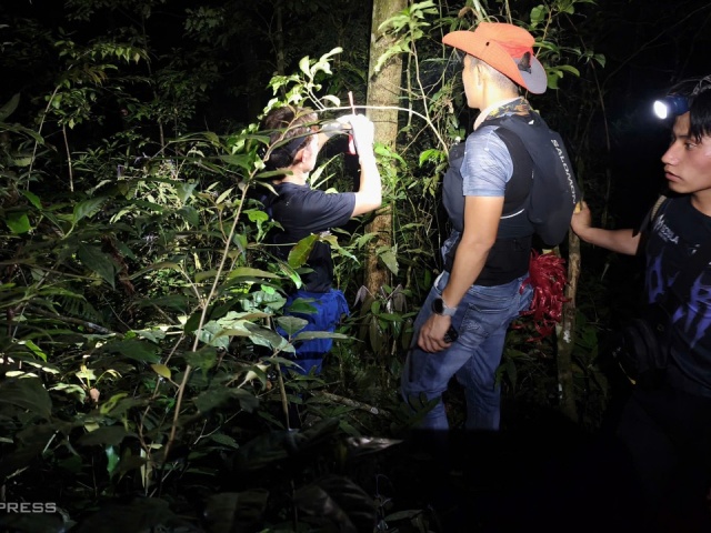 Những người xa lạ xuyên đêm tìm nam sinh mất tích ở Tam Đảo