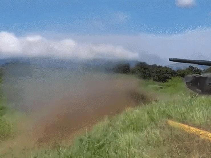 Đạn pháo phát nổ trong xe tăng chủ lực Type 10 của Nhật Bản khiến 3 quân nhân thiệt mạng