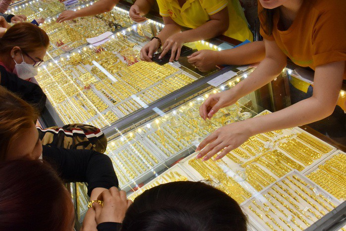 Giá vàng hôm nay sụt giảm