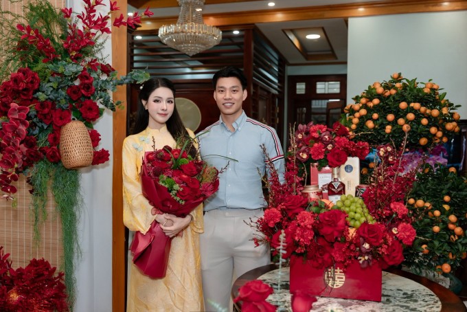 Văn Thanh tặng bạn gái 'thẻ đen' trong lễ dạm ngõ - 1