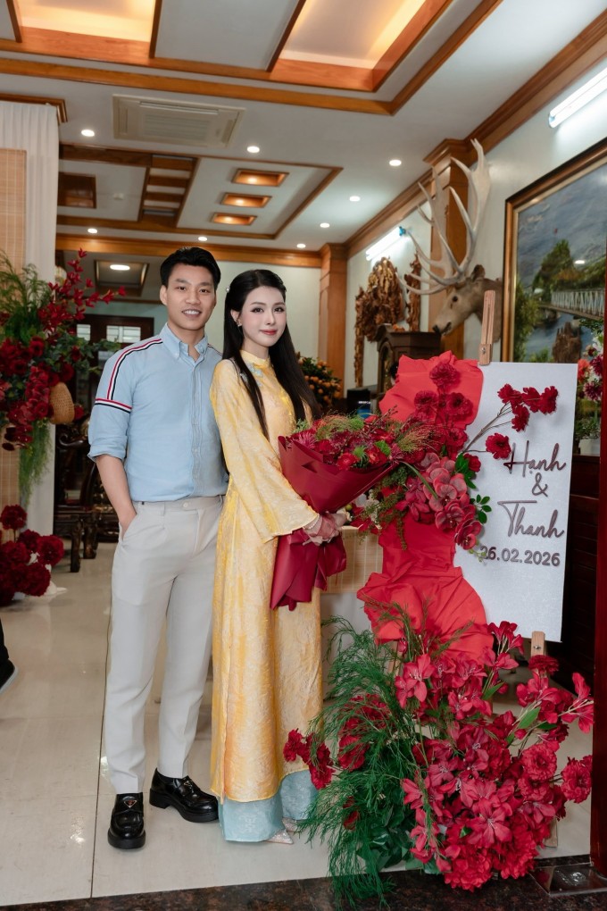 Văn Thanh tặng bạn gái 'thẻ đen' trong lễ dạm ngõ - 4