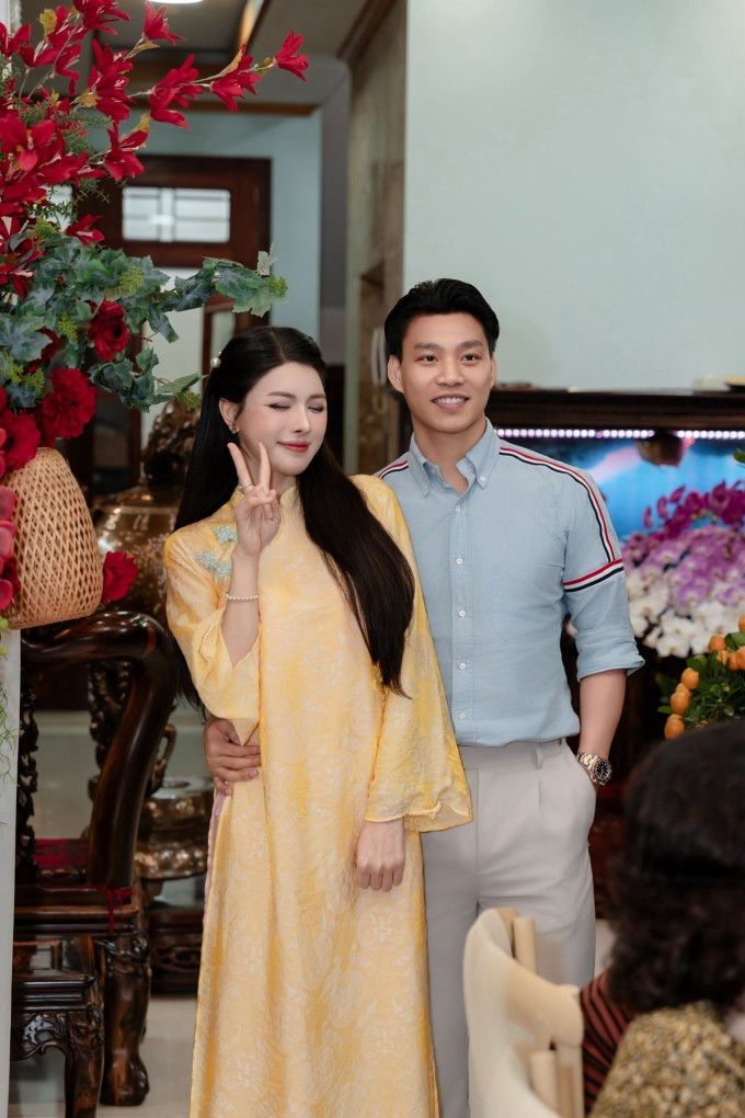 Văn Thanh tặng bạn gái 'thẻ đen' trong lễ dạm ngõ - 5