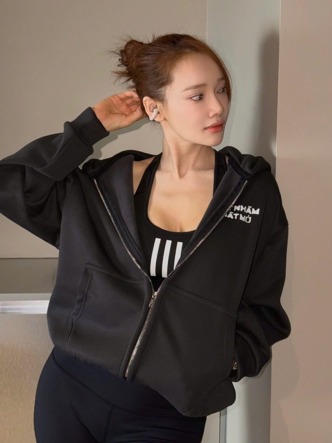 Ảnh sao 22/4: Hồng Đào hạnh phúc bên hai con gái tại Mỹ - 3