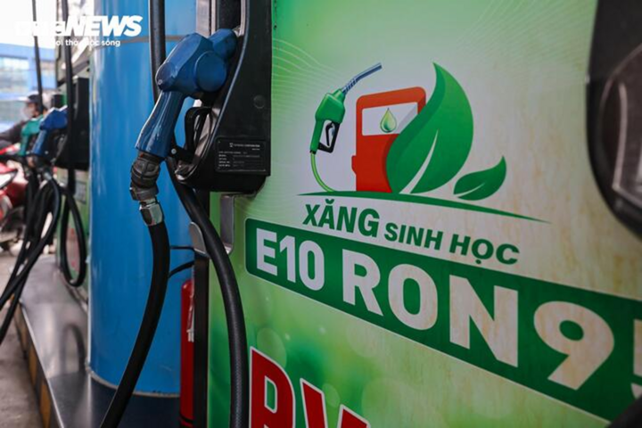 Xăng sinh học E10 sẽ được mở bán rộng rãi trên toàn quốc từ cuối tháng 4.