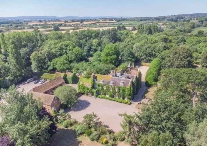 Điền trang rộng hơn 5,2 triệu m2 tại Somerset của triệu phú. Ảnh: The Sun