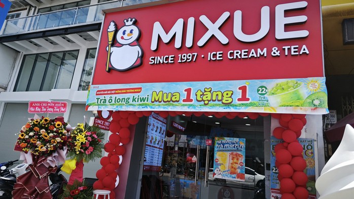 Một cửa hàng Mixue ngày khai trương