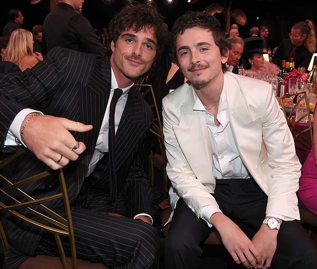 Jacob và Timothée Chalamet tại lễ trao giải Actor hôm 1/3. Ảnh: Actor Awards