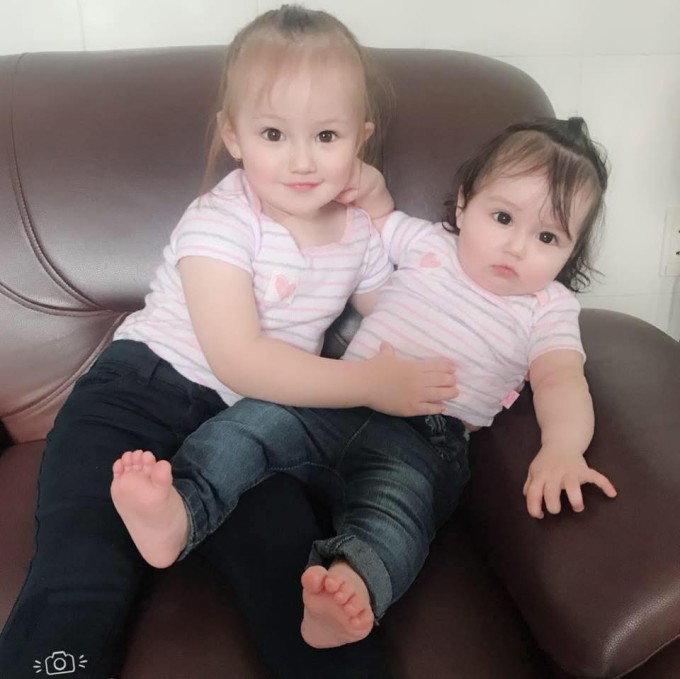 Hai bé gái lai Việt - Anh từng 'gây sốt' năm 2019 giờ ra sao? - 3