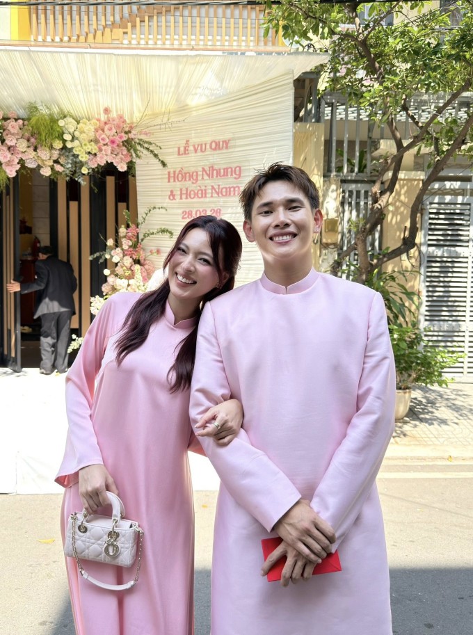 Cả hai cùng đi ăn cưới Nhung Gumiho cuối tháng 3.