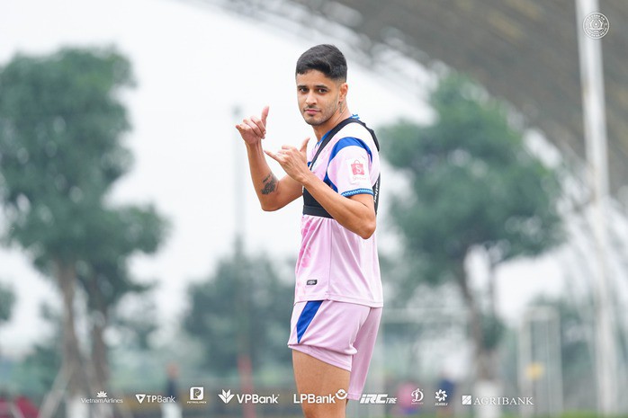 "Chân chuyền" số 1 V-League khiến người hâm mộ Việt Nam lo lắng - 2