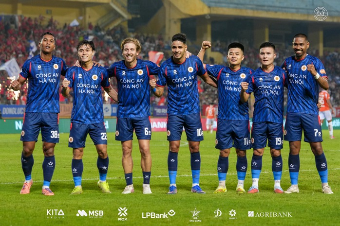 "Chân chuyền" số 1 V-League khiến người hâm mộ Việt Nam lo lắng - 8