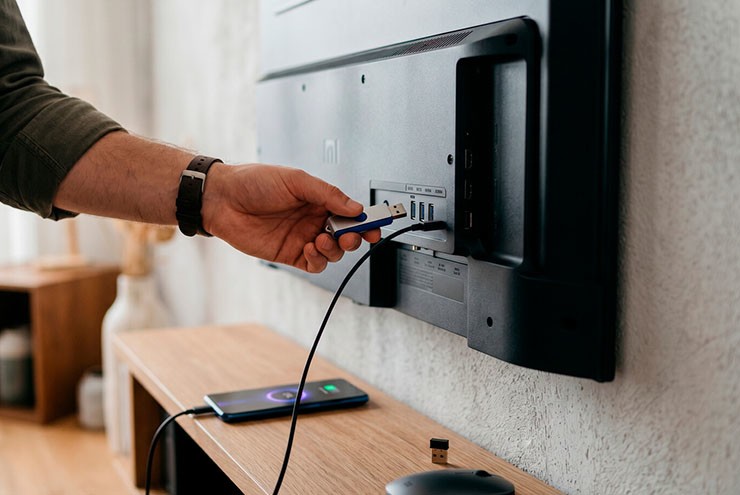 Một cổng nhỏ phía sau Smart TV nhưng có công dụng không hề nhỏ - 2