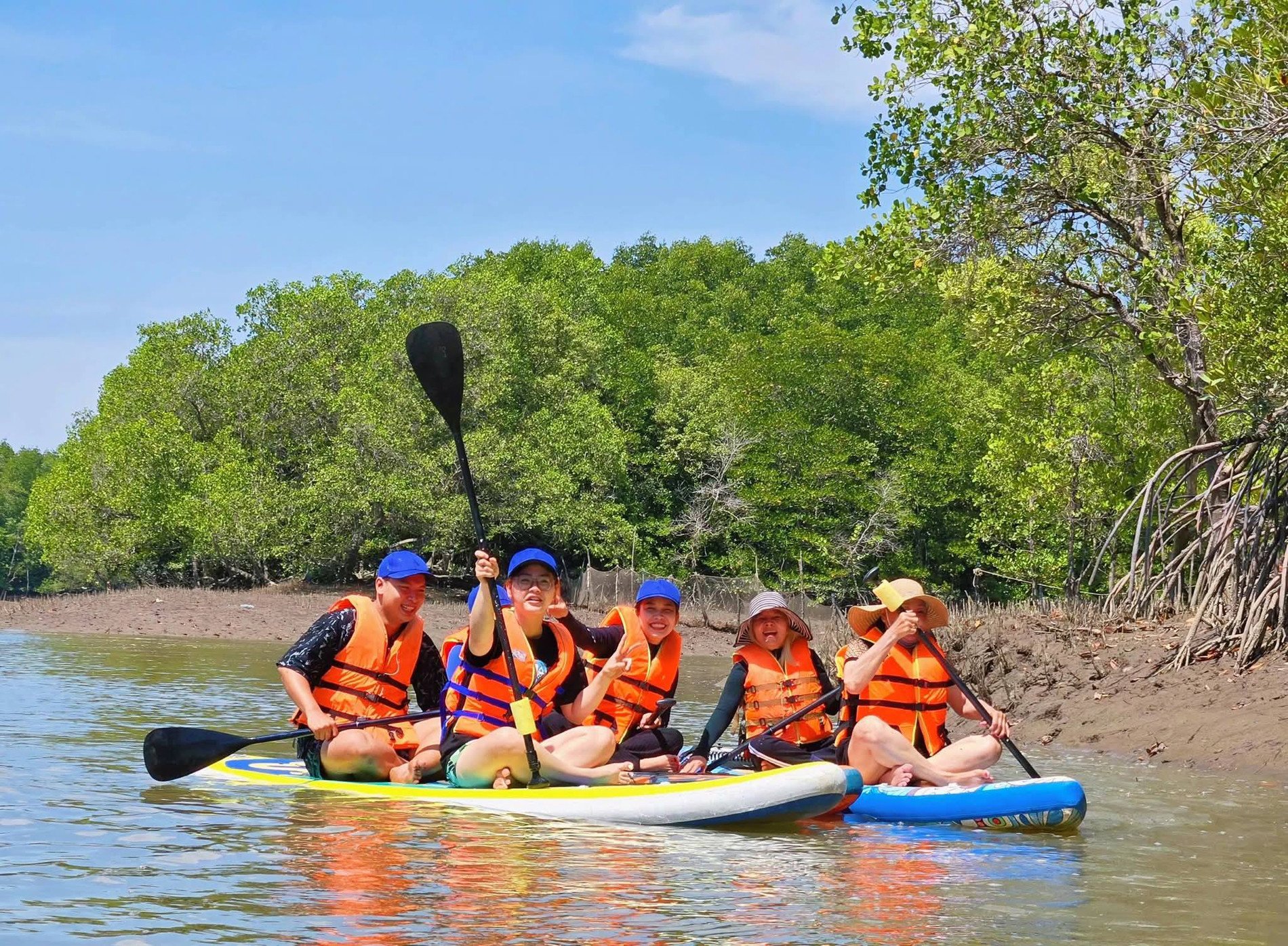 Cần Giờ được ví như một “ốc đảo xanh” gần TPHCM. Ảnh: Kha Lộc