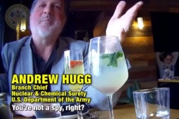 Bê bối quay lén: Quan chức hạt nhân Mỹ bị áp giải khỏi Lầu Năm Góc sau video gây sốc