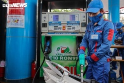 Giá xăng dầu mới nhất tối 22/4: Giá dầu thế giới chạm mốc 100 USD/thùng, trong nước giảm mạnh