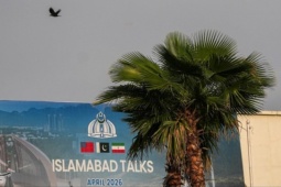 Ông Trump ra tối hậu thư yêu cầu Iran nối lại đàm phán, Tehran tuyên bố "không tham gia vào vở kịch của Mỹ"