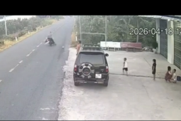 Bé trai đá bóng ra đường gây chết người, trách nhiệm thuộc về ai?