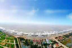 Bãi biển Ninh Bình 'hồi sinh' sau dự án 500 tỷ, đón những du khách đầu tiên