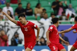 Tuyển Việt Nam: AFC báo tin vui, HLV Kim Sang Sik lại… mệt