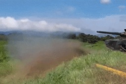 Đạn pháo phát nổ trong xe tăng chủ lực Type 10 của Nhật Bản khiến 3 quân nhân thiệt mạng