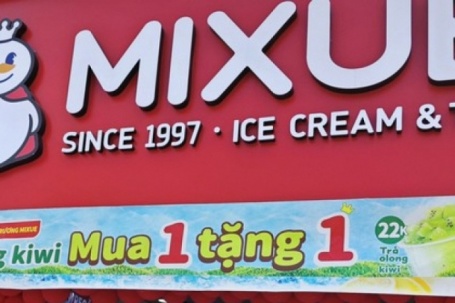 Thấy gì từ việc chuỗi trà sữa Mixue đóng hàng trăm cửa hàng?