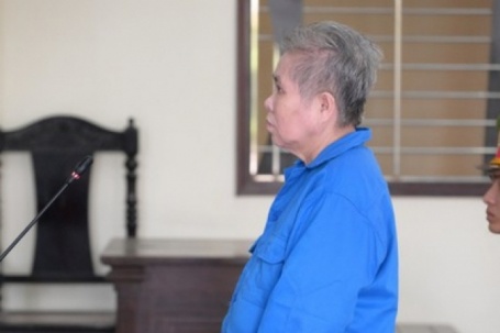 “Nữ ‘thầy bói’ nổ có người phù hộ, lừa gần 100 tỉ đồng”