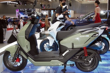 Xe máy điện trở thành “đầu kéo” tăng trưởng của thị trường xe máy Việt Nam