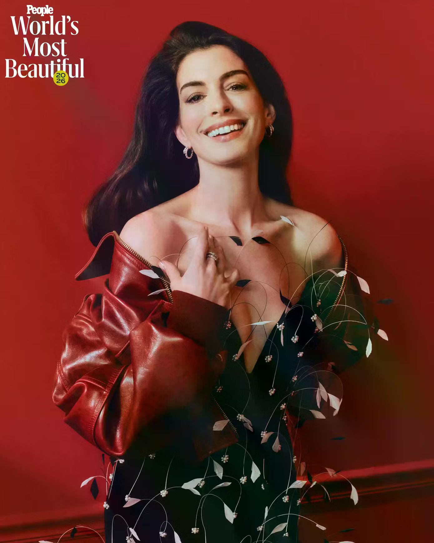 Vẻ đẹp có thể thay đổi theo thời gian, nhưng tinh thần và sự nghiệp rực rỡ tạo nên sức hút cho Anne Hathaway.