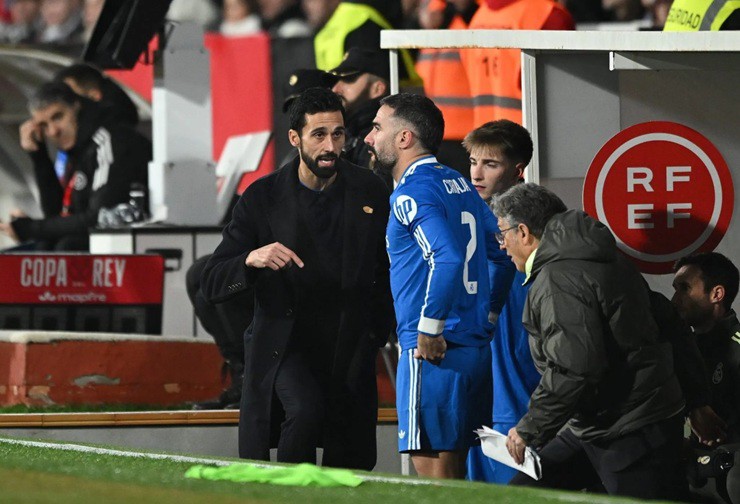 Mối quan hệ giữa&nbsp;Carvajal và&nbsp;Arbeloa&nbsp;ngày càng trở nên căng thẳng