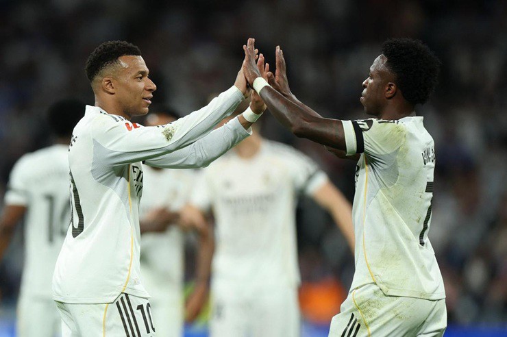 Real Madrid đang phải đối mặt với bài toán Vinicius và Mbappe