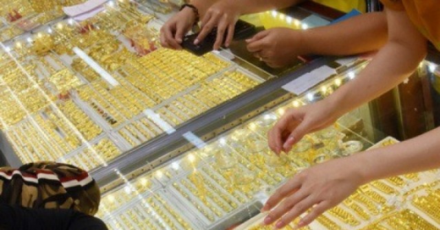 Giá vàng hôm nay, 22-4: Đảo chiều giảm mạnh