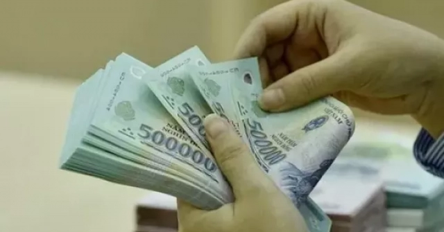 Lãi suất huy động có giảm nhưng... không đáng kể