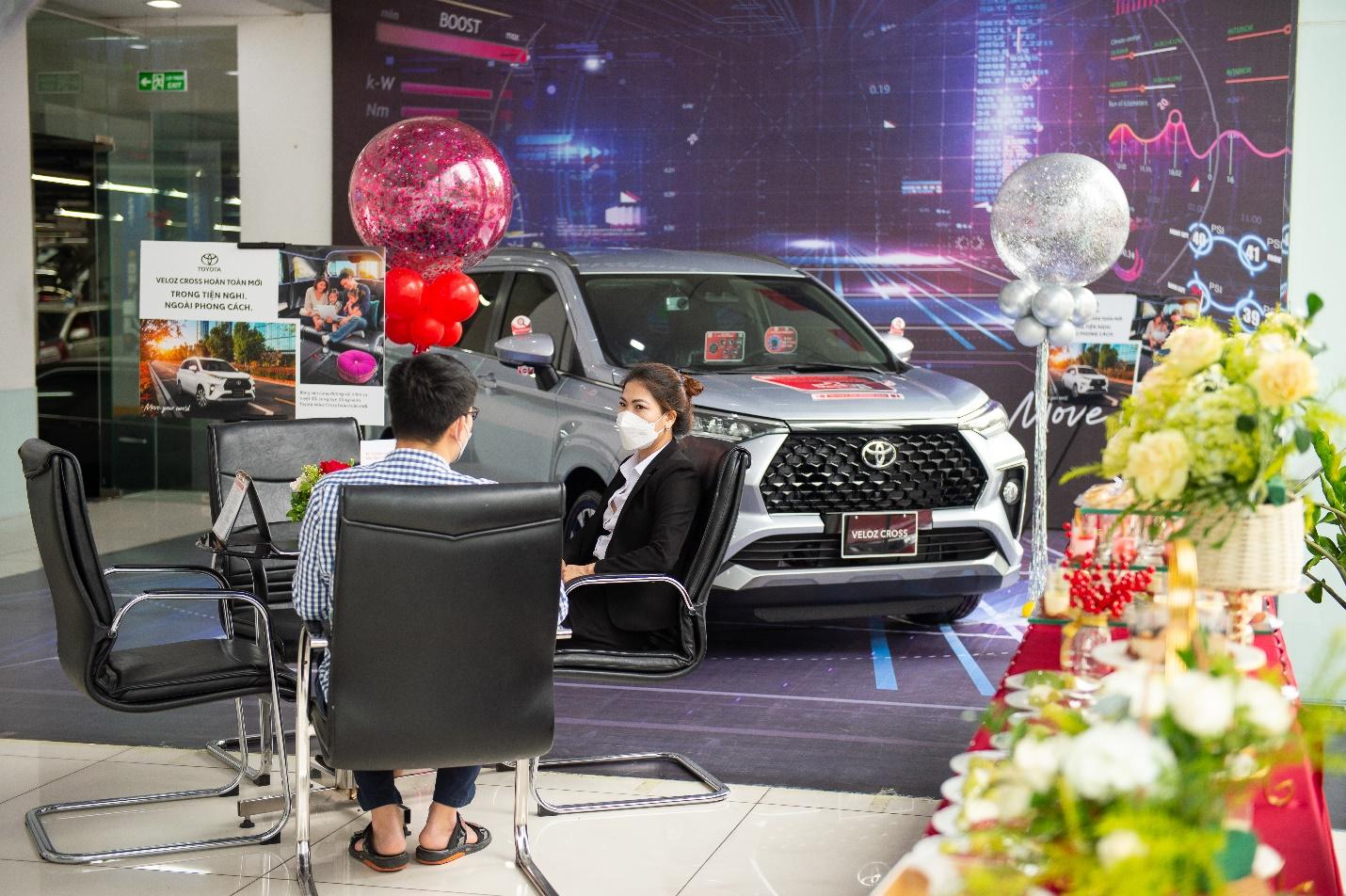 Giảm tới 75 triệu đồng, nhiều khách hàng tìm hiểu và chọn mua Veloz Cross