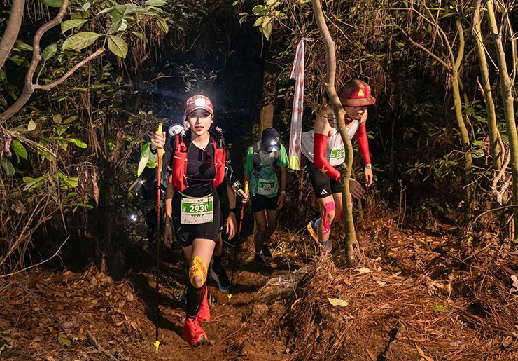 Loan Barbie trên đường chạy khắc nghiệt của giải