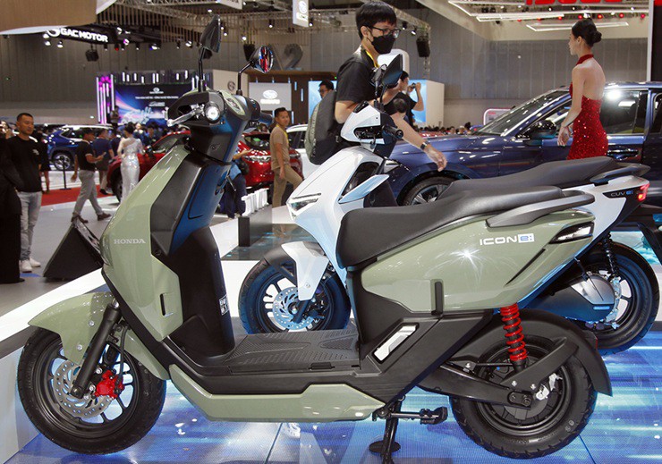 Xe máy điện trở thành “đầu kéo” tăng trưởng của thị trường xe máy Việt Nam - 1