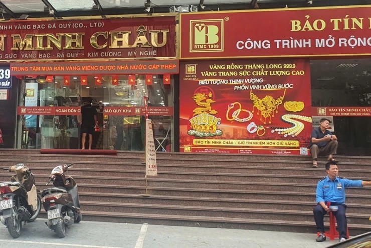 Giá vàng hạ nhiệt, nhà đầu tư quay lưng: Tiền đổ mạnh vào tiết kiệm