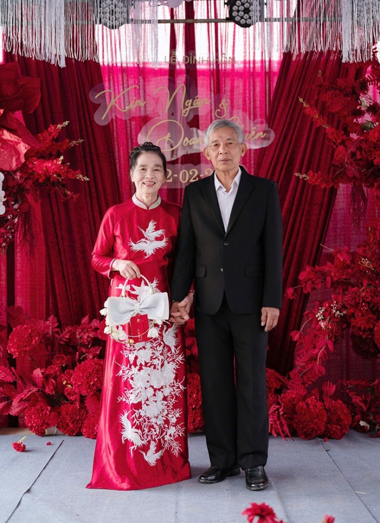 Ông bà nội - những người nuôi nấng Kim Ngân khôn lớn&nbsp;